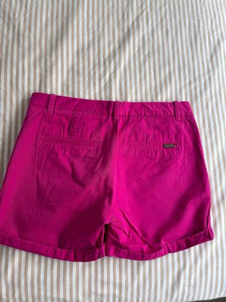 Bermudas fucsia