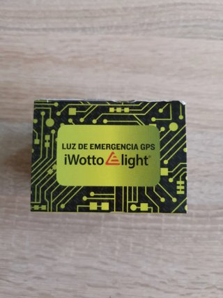 Luz Emergencia V16 conectada DGT 3.0 SOS