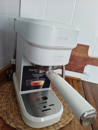 Cafetera Cecotec Cafelizzia 790 Blanca