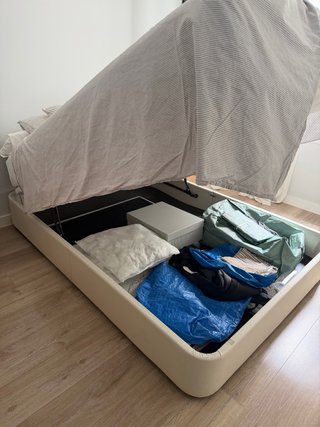 Canapé tapizado blanco roto y colchón Valevag IKEA