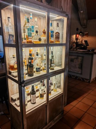 Mueble Vitrina Madera y Cristal