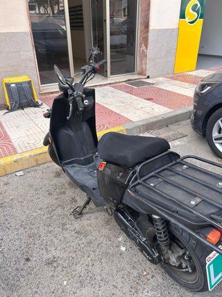 TNT MOTOR FUSTINO 49cc Scooter Negra