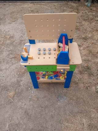 Banco de herramientas Hape de madera