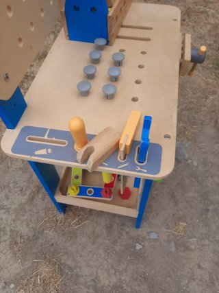 Banco de herramientas Hape de madera