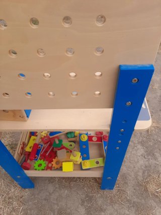 Banco de herramientas Hape de madera