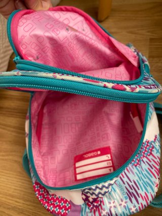 Mochila infantil Gabol. Con dos bolsillos.