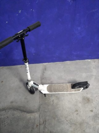 Patinete Oxelo blanco