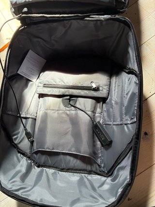Zaino con pannello solare grigio/nero