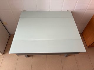Mesa de cocina extensible cristal y metal