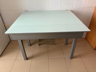 Mesa de cocina extensible cristal y metal