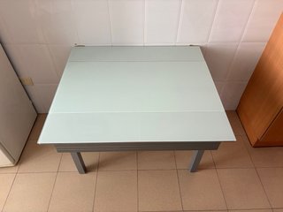 Mesa de cocina extensible cristal y metal