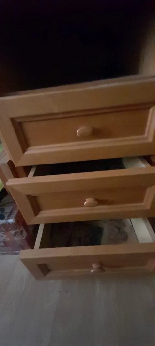 Mesa estudio y estanterías madera maciza.