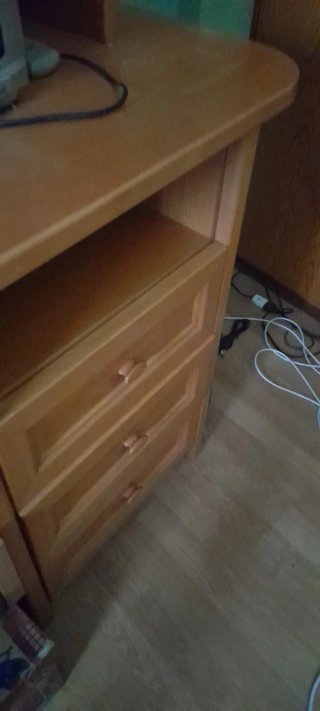 Mesa estudio y estanterías madera maciza.