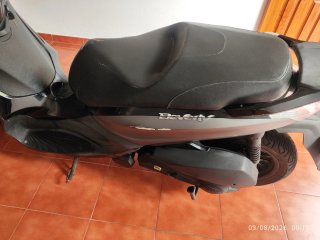 Piaggio Beverly 125 Scooter