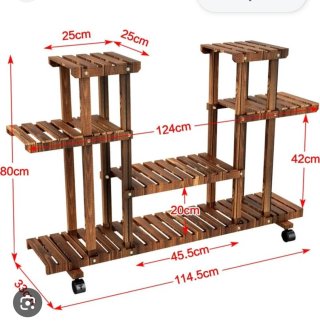 Estantería de madera para plantas
