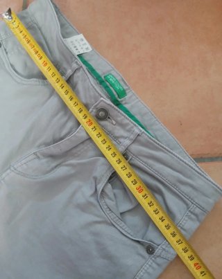 Pantaloni grigi