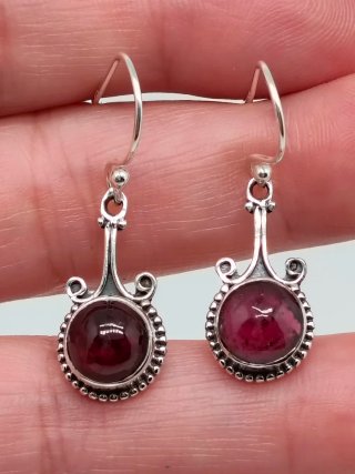 Pendientes de Plata de Ley 925 y Granate