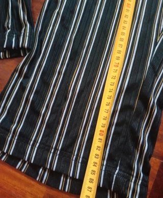 Pantaloni a righe bianche e nere