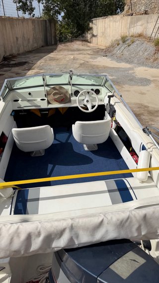 Barco Glastron La Raya 470