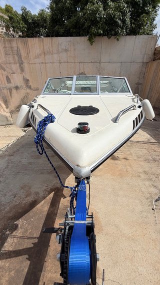 Barco Glastron La Raya 470
