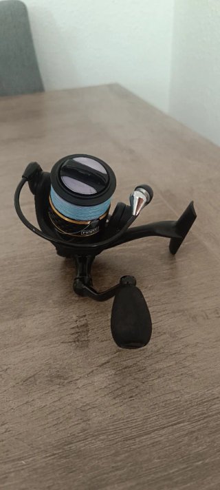 Carrete de pesca GOLD-Z 1000 + hilo