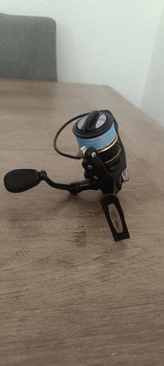 Carrete de pesca GOLD-Z 1000 + hilo