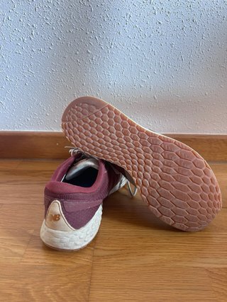 New Balance Fresh Foam grises y granates