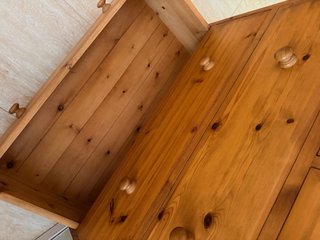 Comoda in legno massello di pino con 5 cassetti