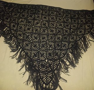 Mantón mujer de lana.