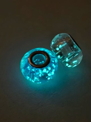 2 Charm Luminoso vetro Blu/ rosa che si illuminano