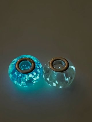 2 Charm Luminoso vetro Blu/ rosa che si illuminano