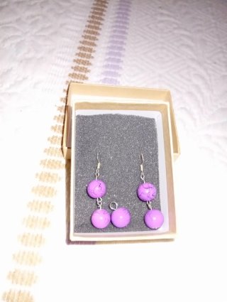 Conjunto de pendientes y colgante