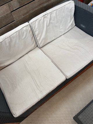 Divano da giardino e tavolino