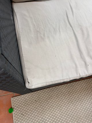 Divano da giardino e tavolino