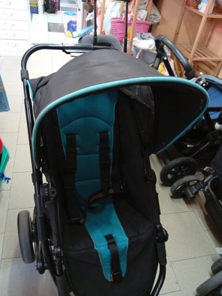 Silla de paseo azul y negra