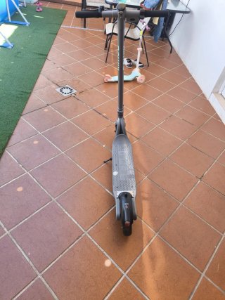 Monopattino elettrico Kimoa grigio