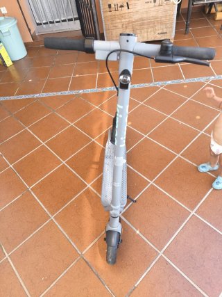 Monopattino elettrico Kimoa grigio