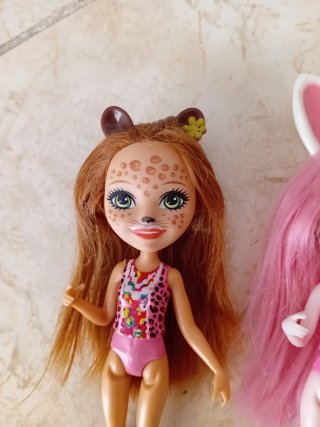 Muñecas Enchantimals Conejita y Leopardo