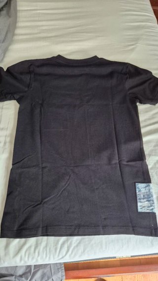 Camiseta Suply Demand negra con estampado