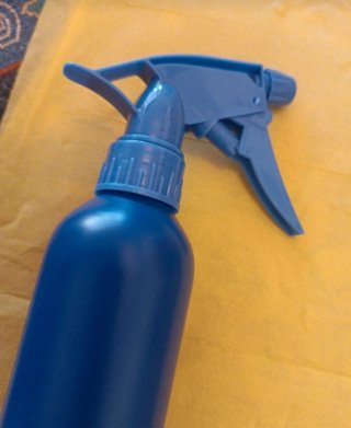 Spruzzino in alluminio blu