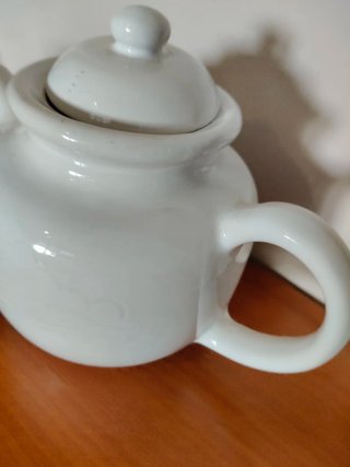 Teiera e 2 tazze con mucche/coniglio