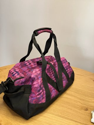 Bolsa Deporte Totto Pequeña Morada. 50cmx20cm