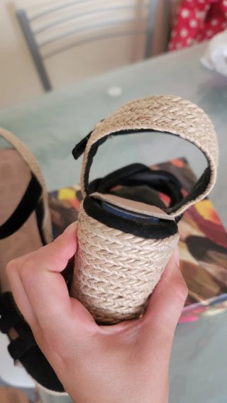 Sandalias cuña negras chika10