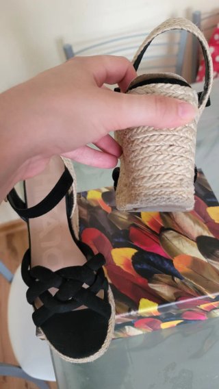 Sandalias cuña negras chika10