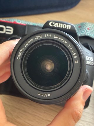 Cámara Canon EOS 1300D+Objetivo EFS 18-55mm+Funda