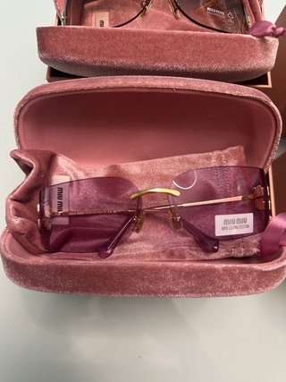 Gafas Miu Miu pequeñas moradas