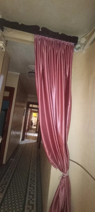 Cortinas de satén doradas