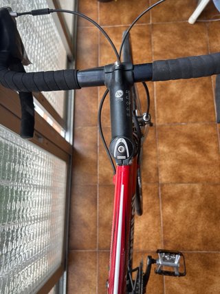 Bicicleta de carretera Decathlon Roja