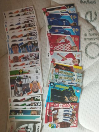 Cromos de fútbol variados