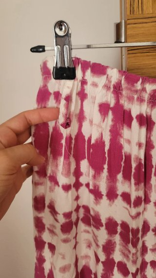 Falda larga tye die blanco y fucsia